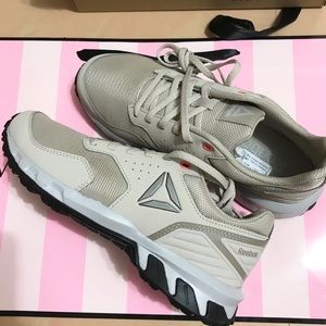 Size 7.5 REEBOK WOMAN’S RIDGERIDER TRAIL 4 SHOES
